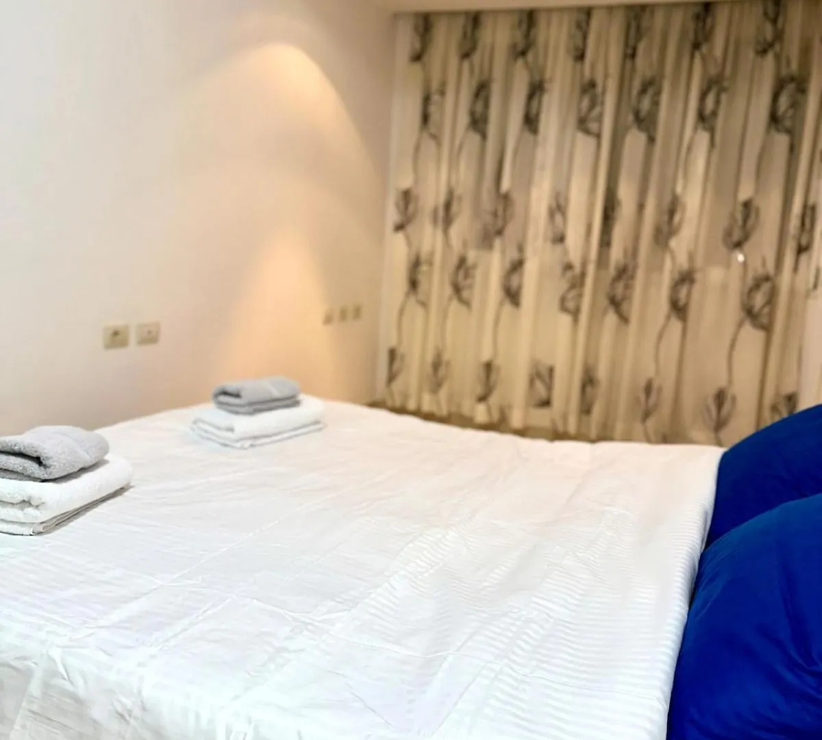 Cozy Apartment At City Lake Tirana