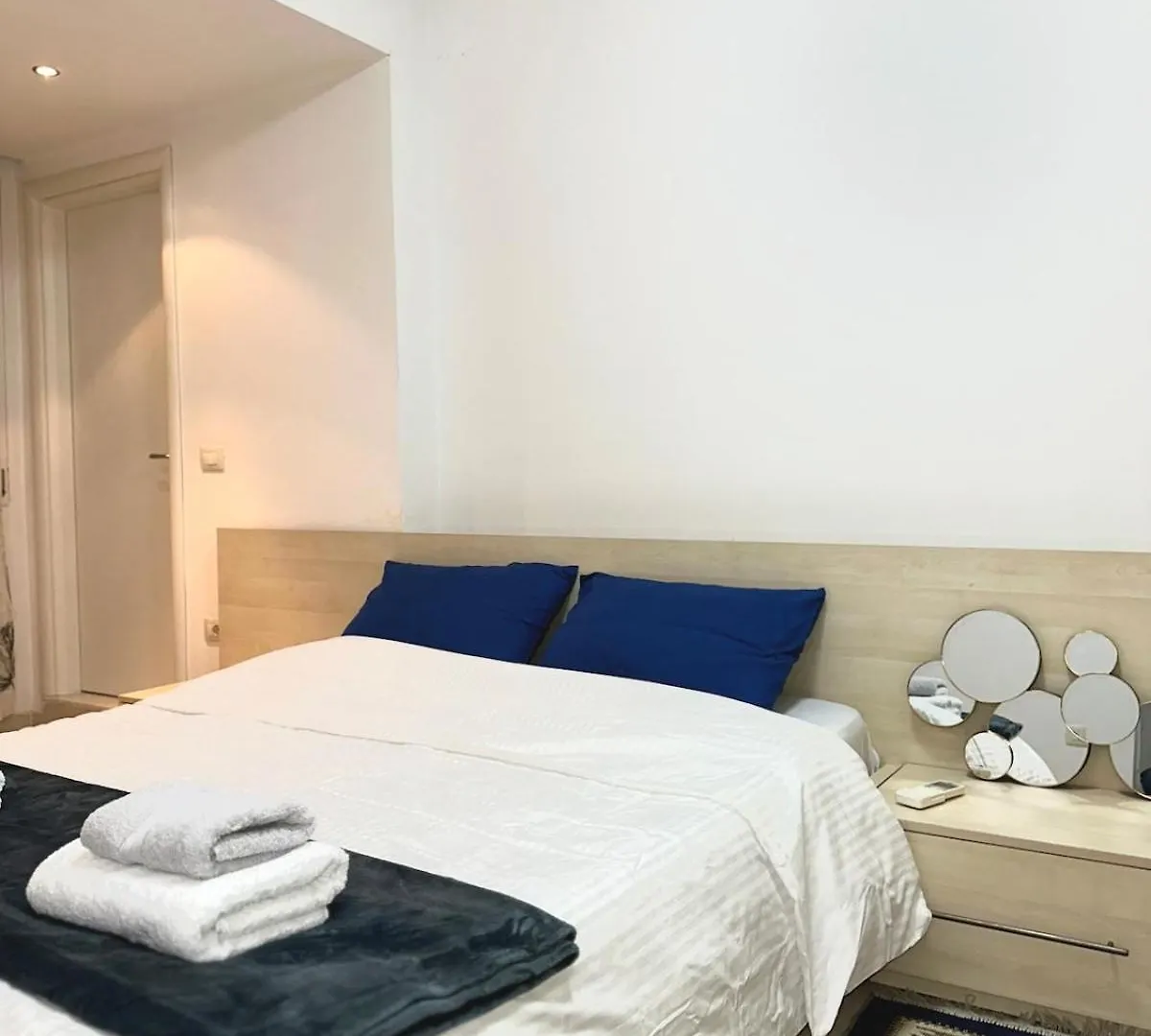 Cozy Apartment At City Lake Tirana